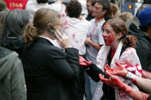 Парад зомби на улицах Нью-Йорка