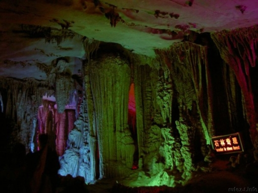 Красивые подземные пещеры Китая