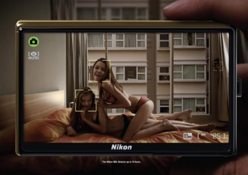 Супер креативная реклама Nikon "Nikon замечает все"