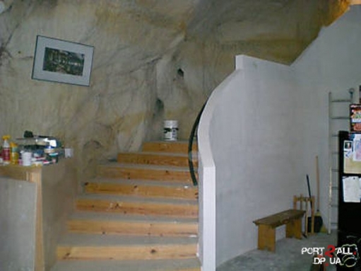 Продается дом в скале или дом в пещере)