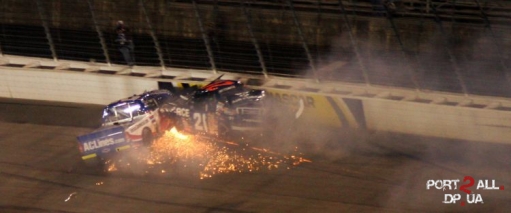 Фото NASCAR. Фото аварий на гонках NASCAR. Гонки NASCAR.