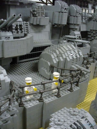 Линкор «Ямато», собранный из конструктора Lego™ (ЛЕГО). (28 фото)