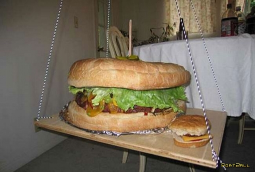 Огромный гамбургер)))