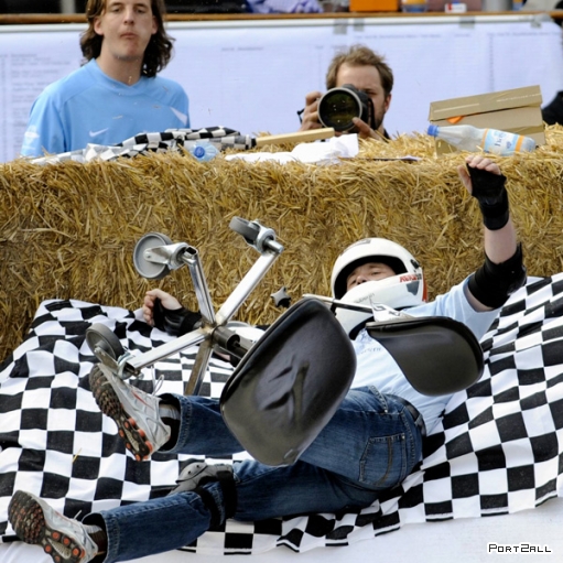 Заезд на офисных креслах "German Office Chair Racing Championship"