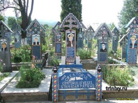 \"Веселое кладбище\" в Румынии притягивает туристов